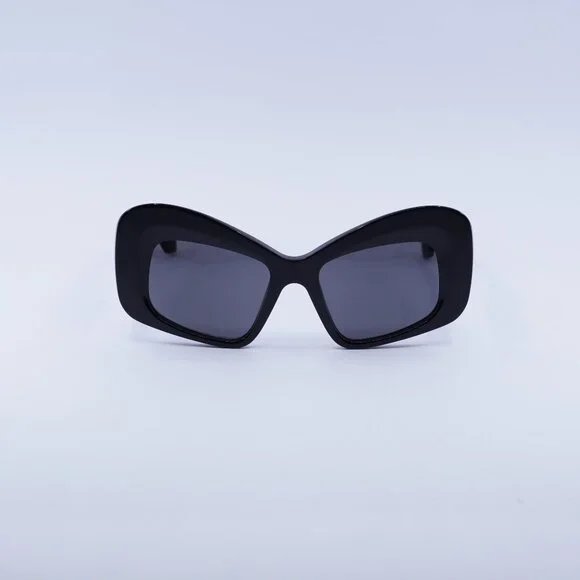 Loewe LW40128I 01A Cat Eye Sunglasses – Black\\Smoke Loewe LW40128I 01A Sunglasses Black Cat Eye Frame, Smoke Lenses main image 3